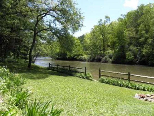 Image number 12 for the current listing