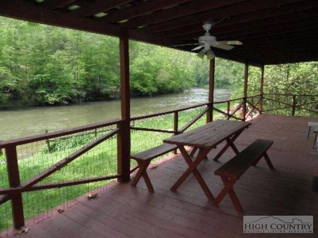 Image number 14 for the current listing
