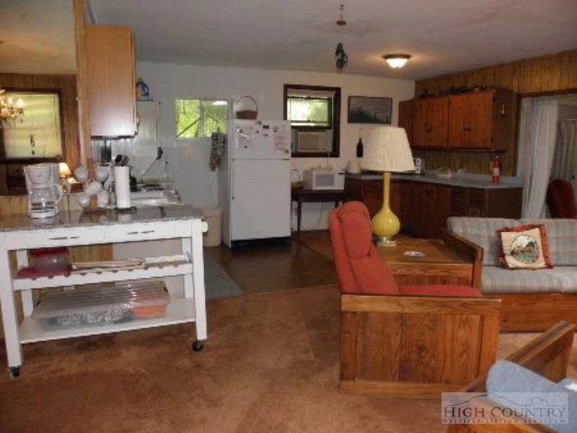 Image number 16 for the current listing