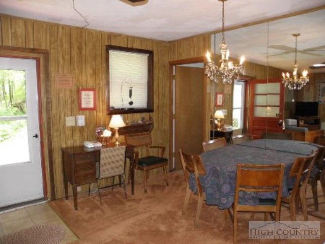 Image number 28 for the current listing