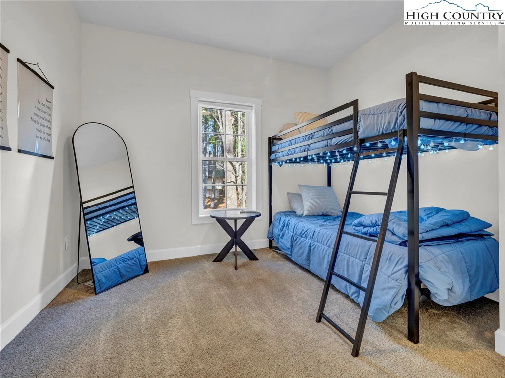 Image number 2 for the current listing