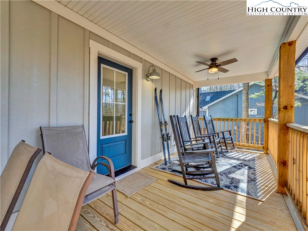 Image number 19 for the current listing