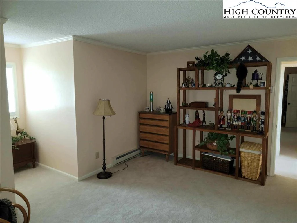 Image number 12 for the current listing