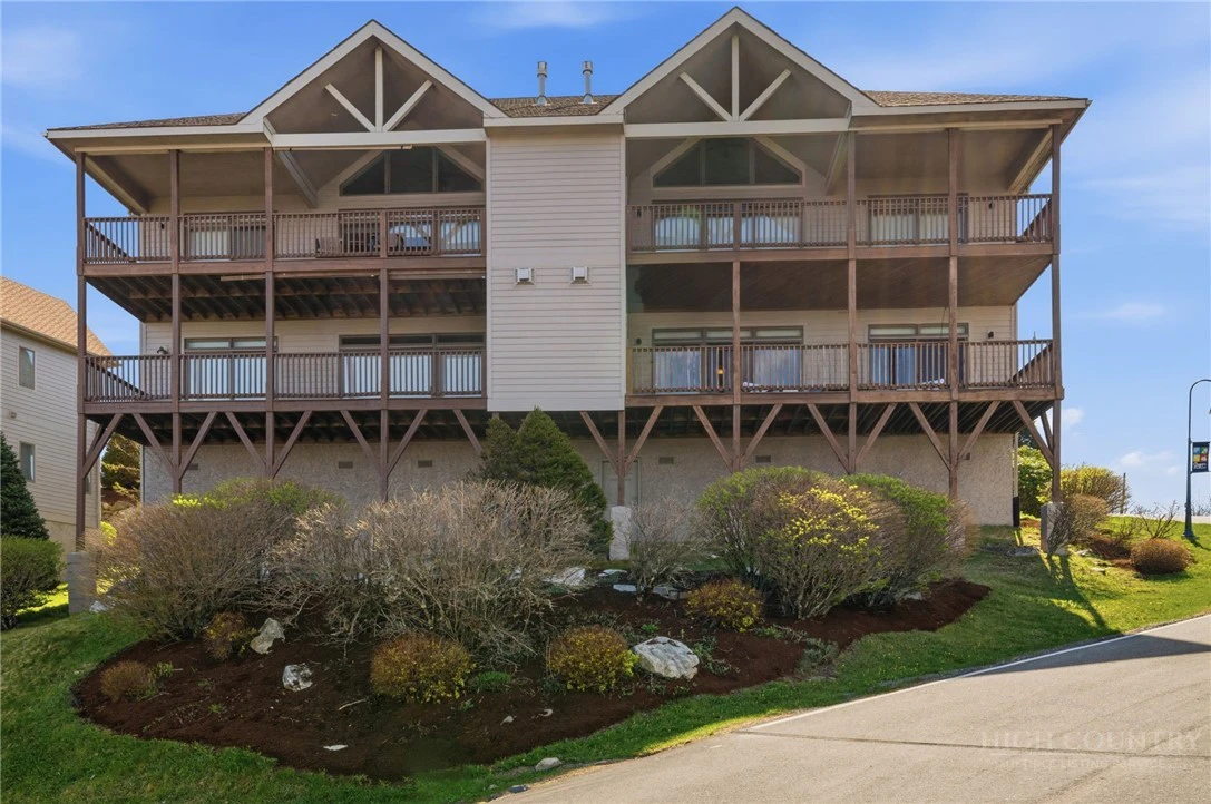 Image number 11 for the current listing