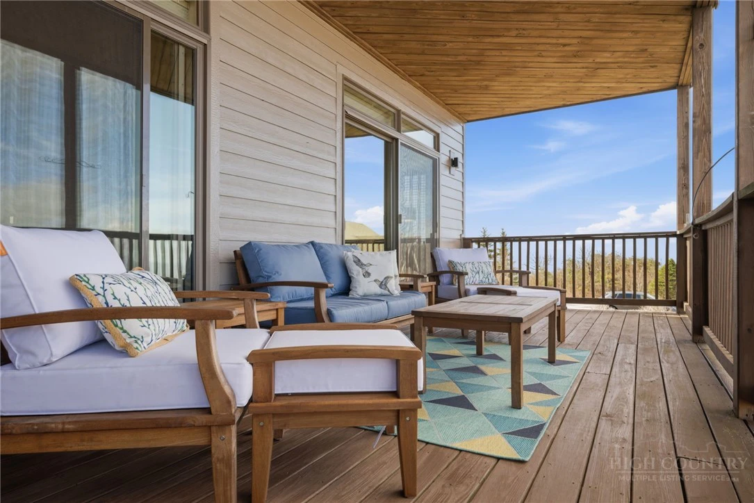Image number 9 for the current listing