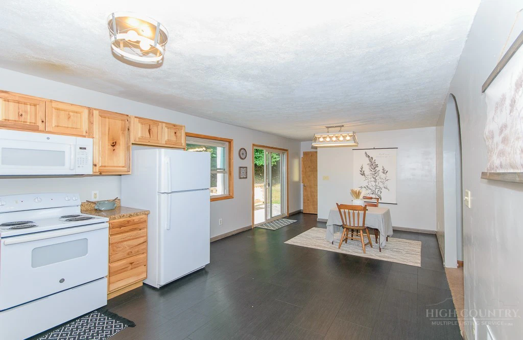 Image number 12 for the current listing