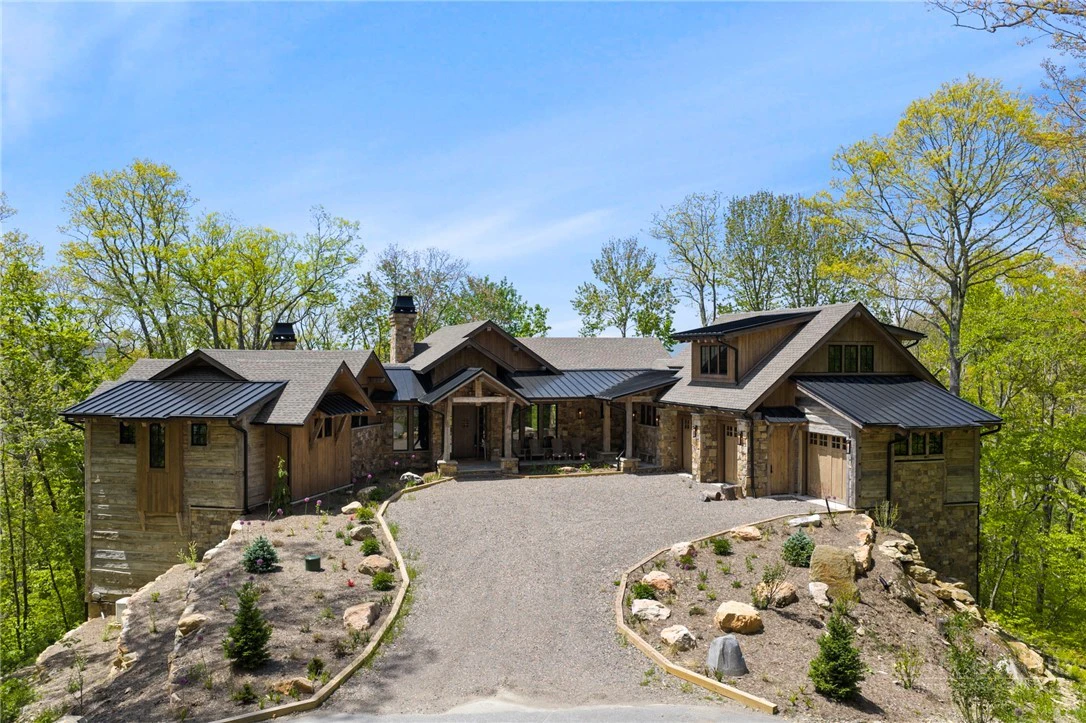 Image number 1 for the current listing