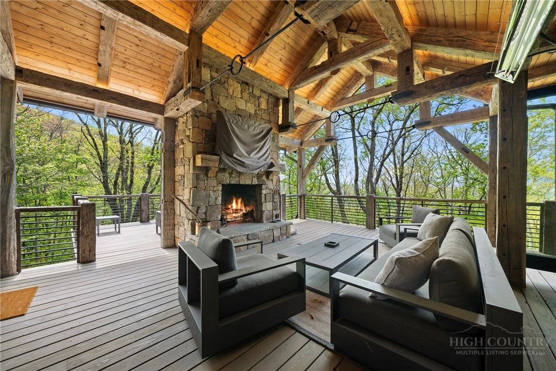 Image number 10 for the current listing