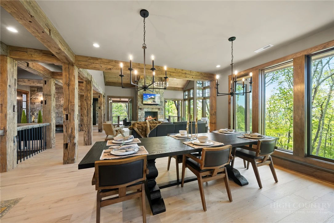 Image number 9 for the current listing