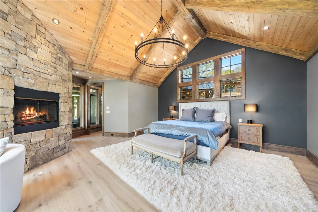 Image number 8 for the current listing