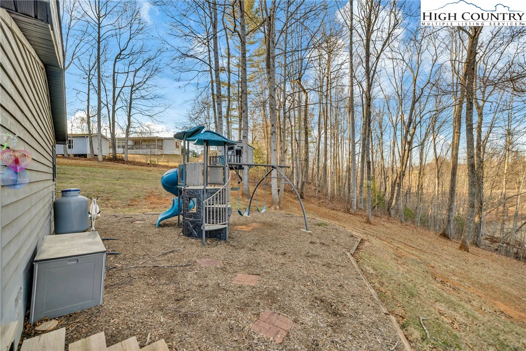 Image number 19 for the current listing