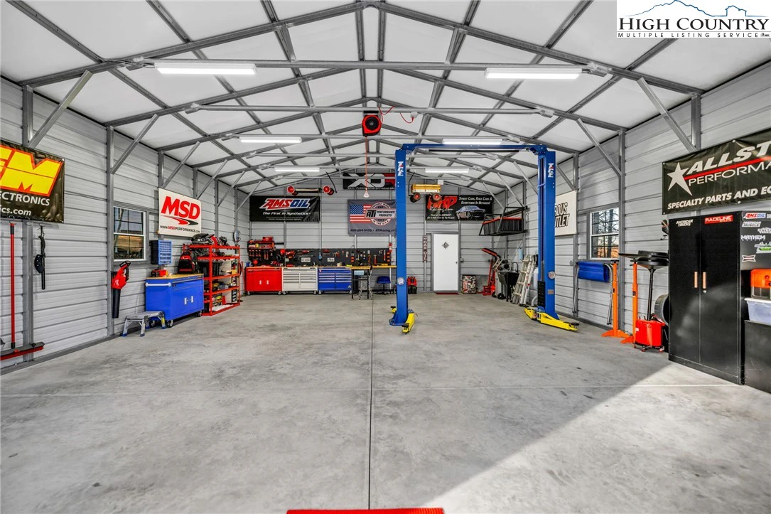 Image number 11 for the current listing