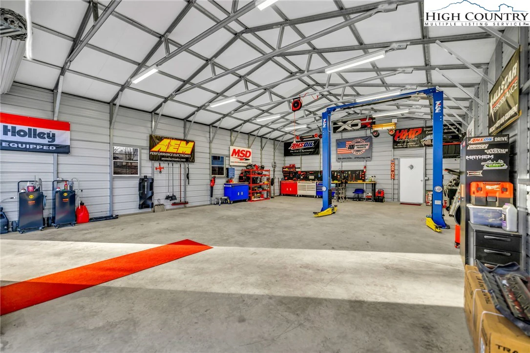 Image number 2 for the current listing