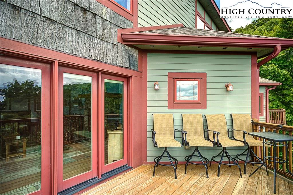 Image number 9 for the current listing