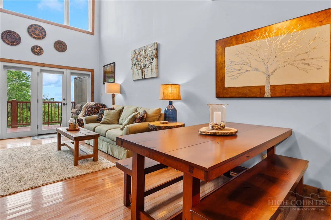 Image number 12 for the current listing