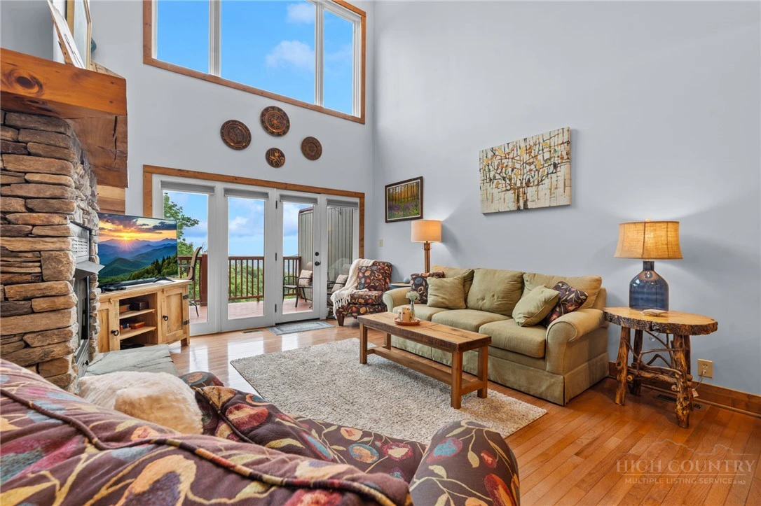 Image number 9 for the current listing