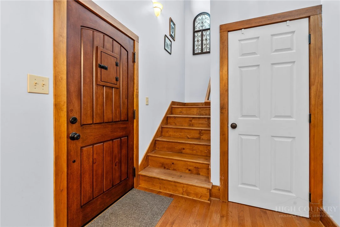 Image number 7 for the current listing