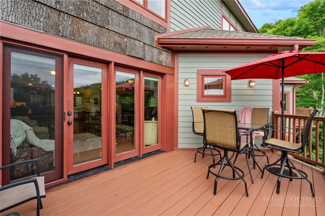 Image number 18 for the current listing