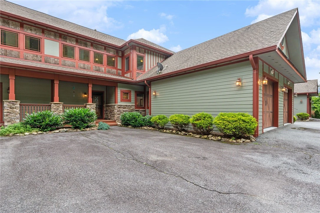 Image number 2 for the current listing