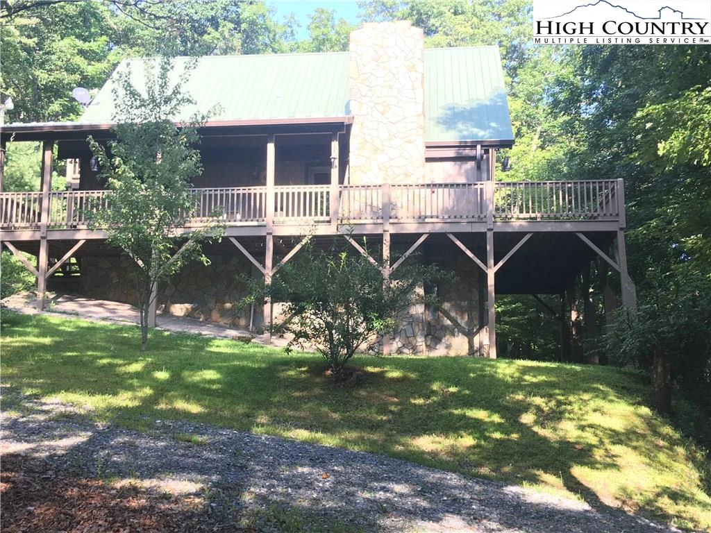 Image number 1 for the current listing