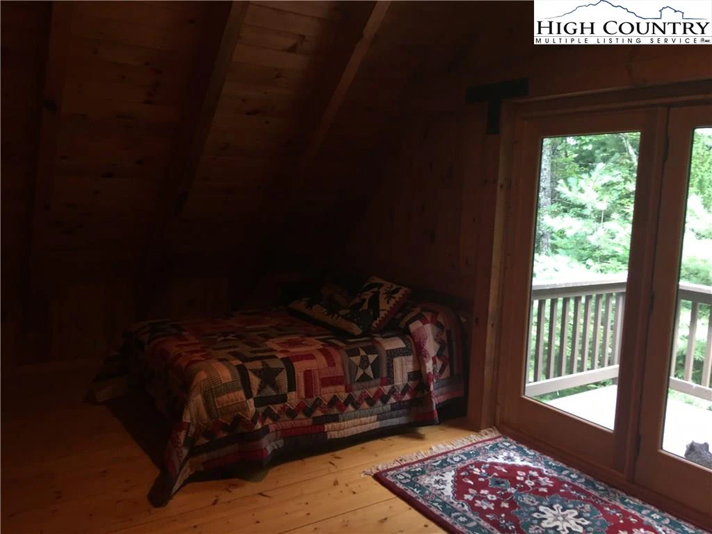 Image number 10 for the current listing