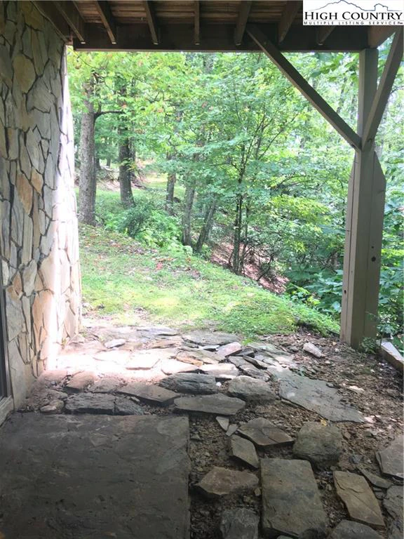Image number 6 for the current listing