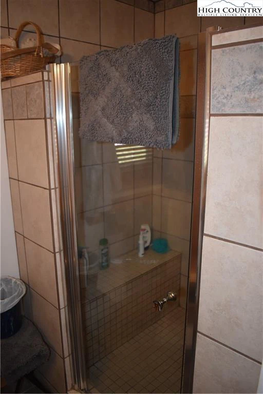 Image number 5 for the current listing
