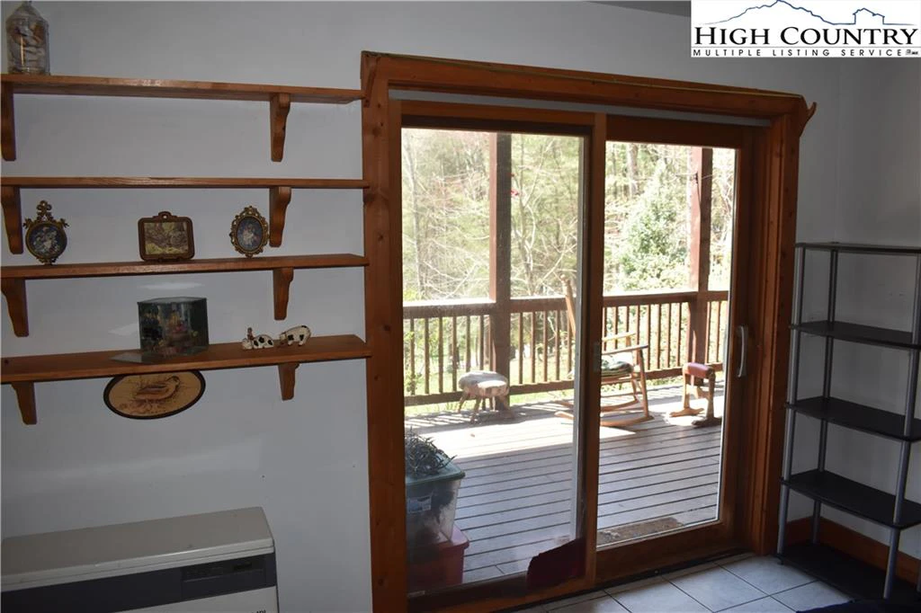 Image number 12 for the current listing