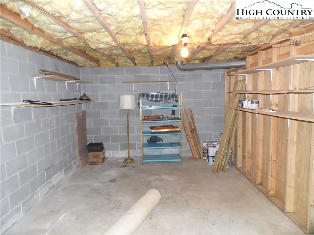 Image number 8 for the current listing