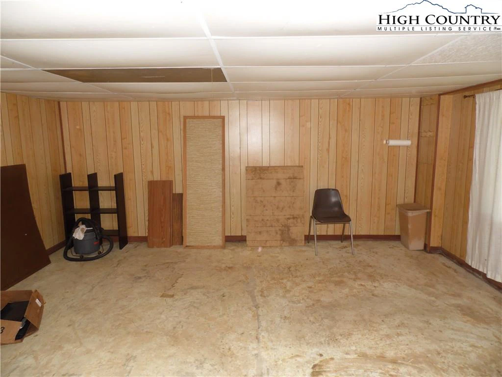 Image number 9 for the current listing