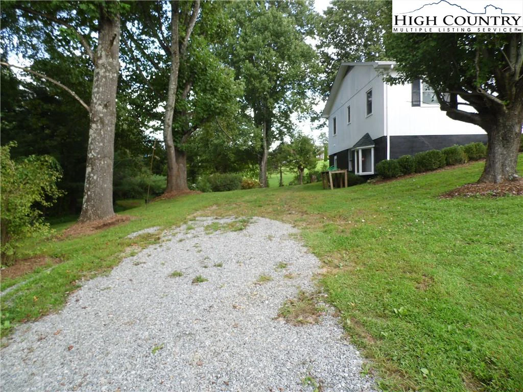 Image number 22 for the current listing