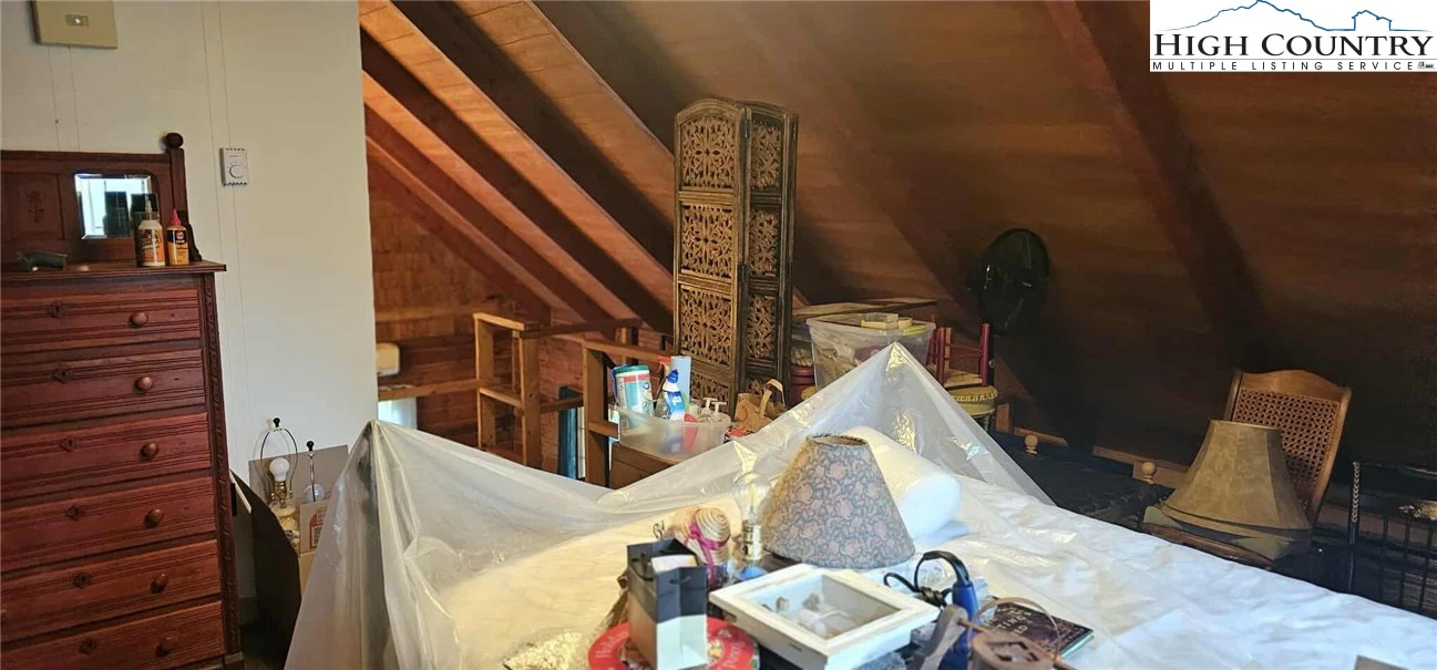 Image number 14 for the current listing