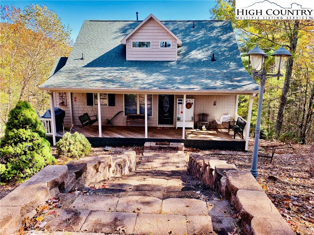 Image number 1 for the current listing
