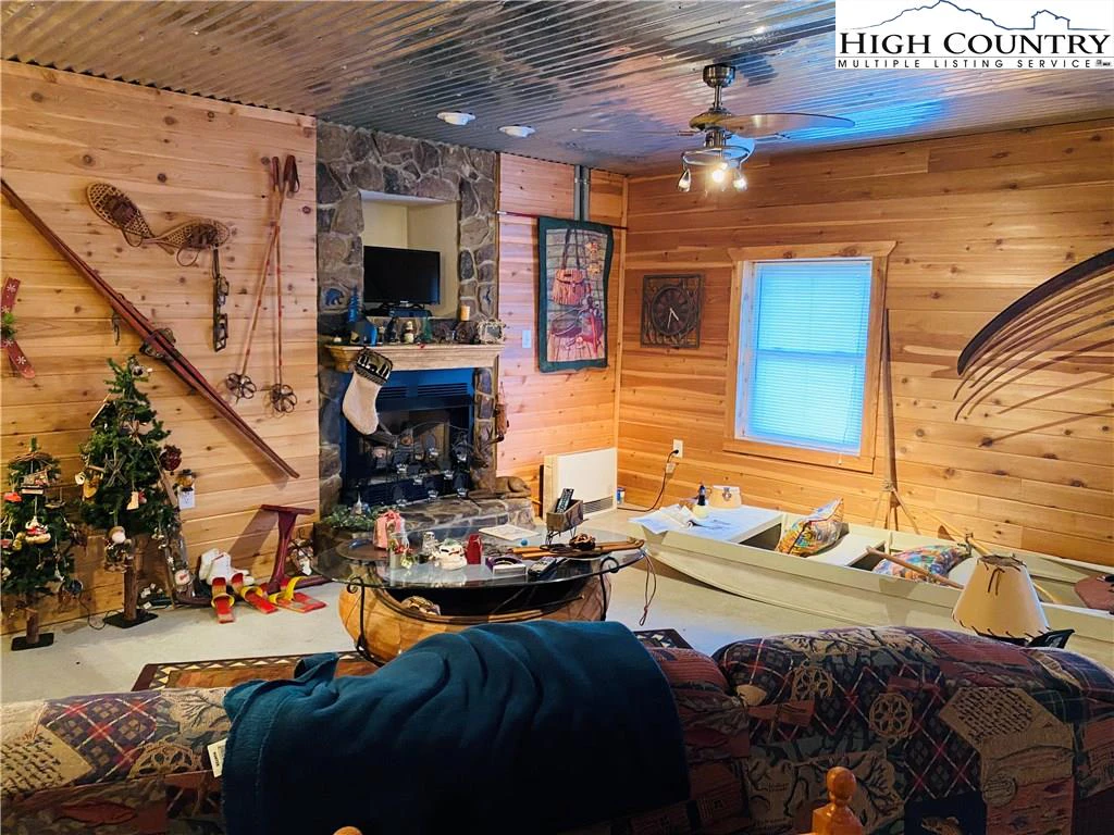 Image number 6 for the current listing