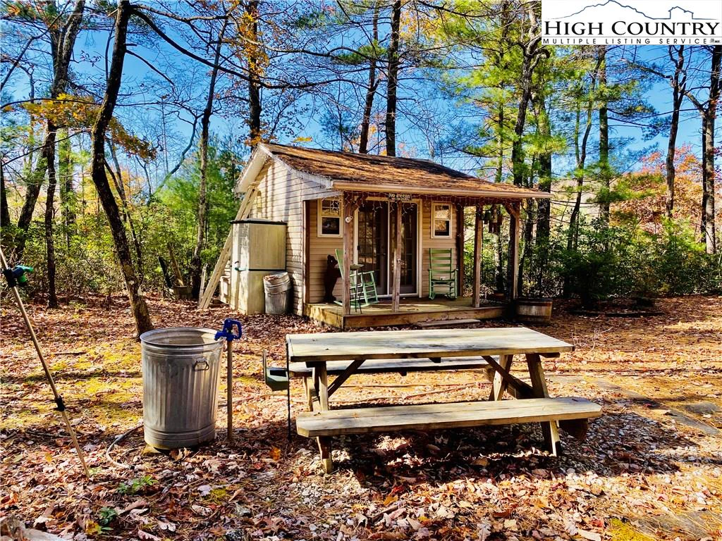 Image number 21 for the current listing