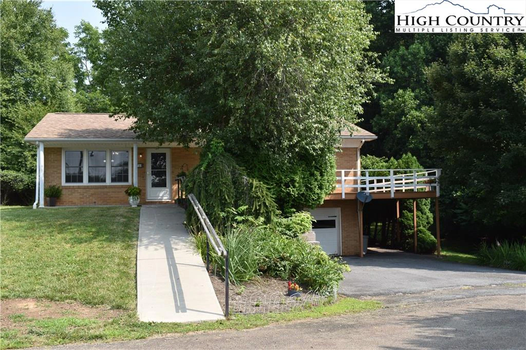 Image number 14 for the current listing
