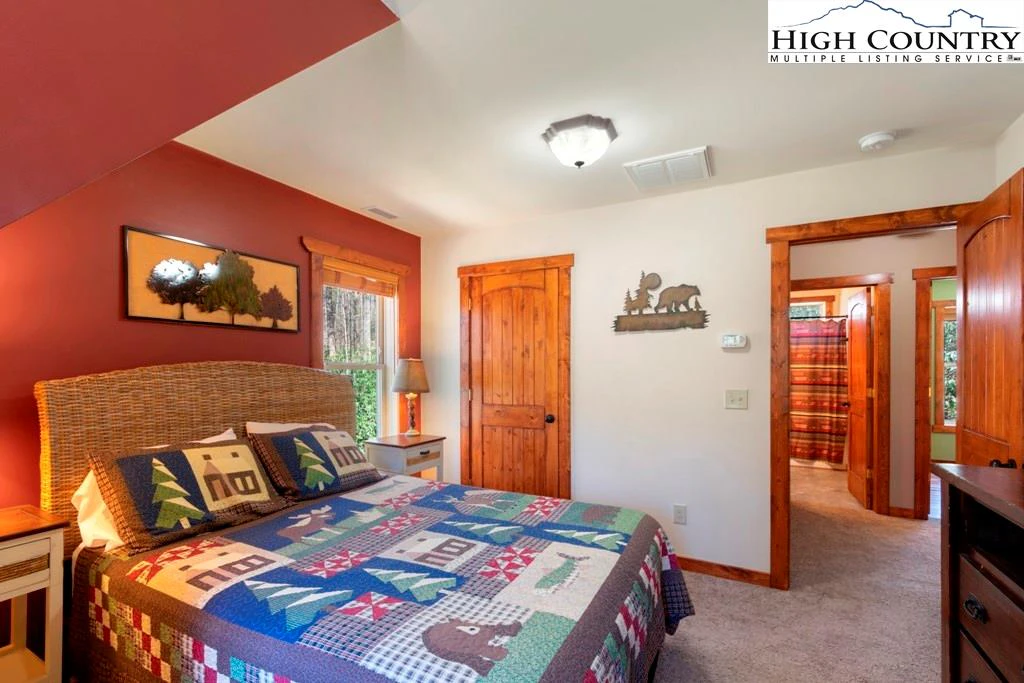 Image number 9 for the current listing