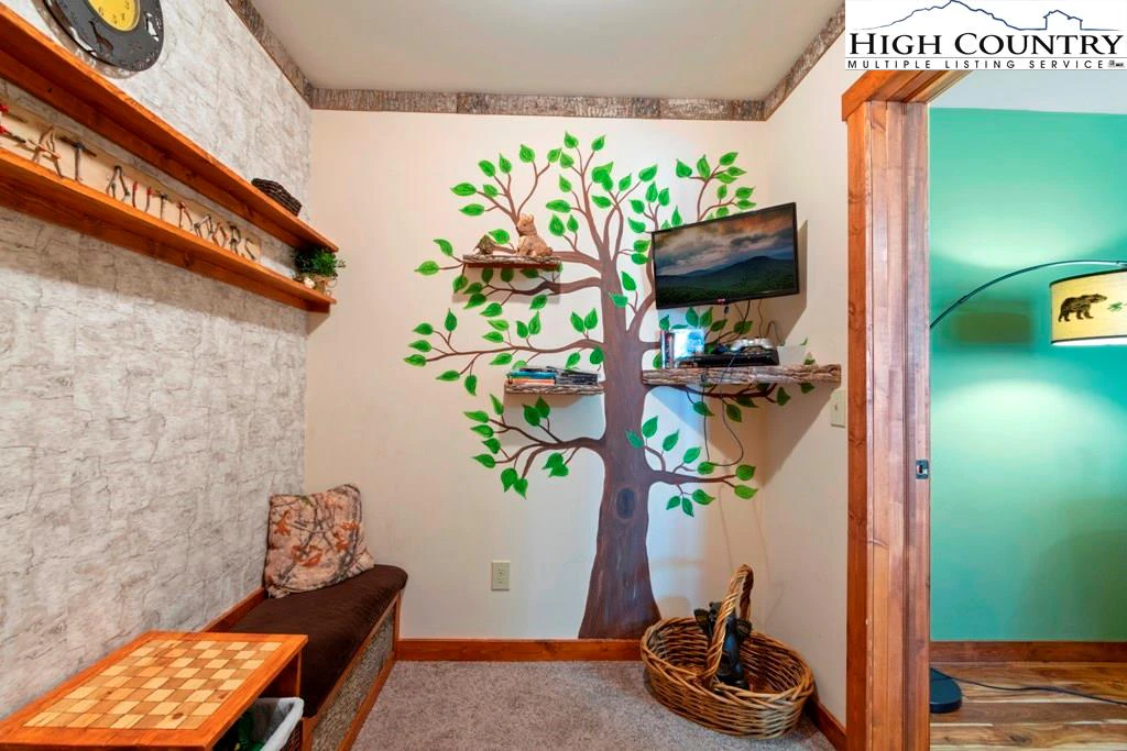 Image number 6 for the current listing