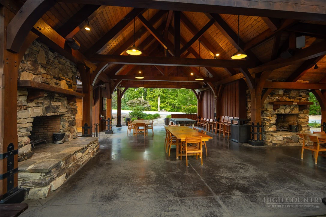 Image number 15 for the current listing