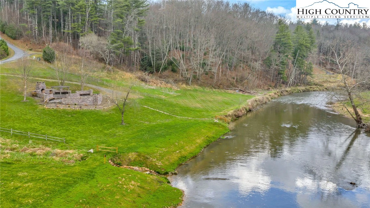 Image number 9 for the current listing