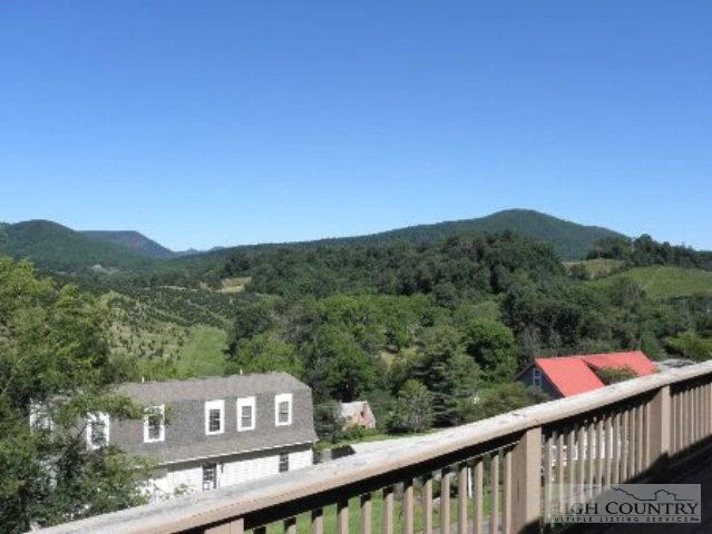 Image number 8 for the current listing