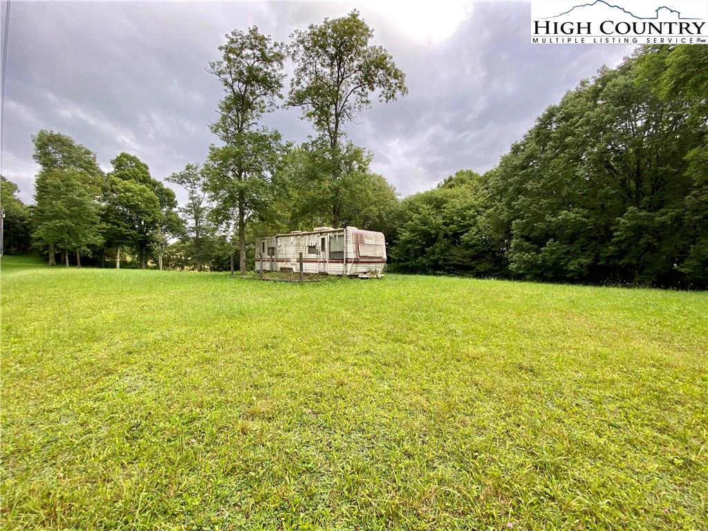 Image number 3 for the current listing