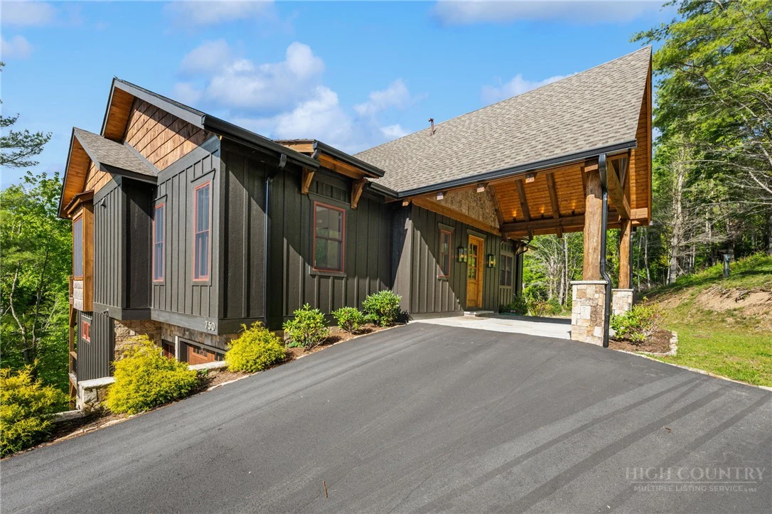 Image number 2 for the current listing