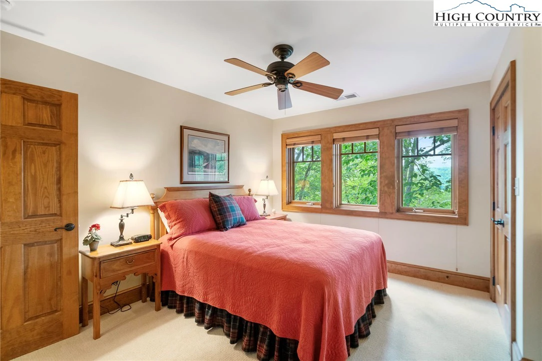 Image number 14 for the current listing
