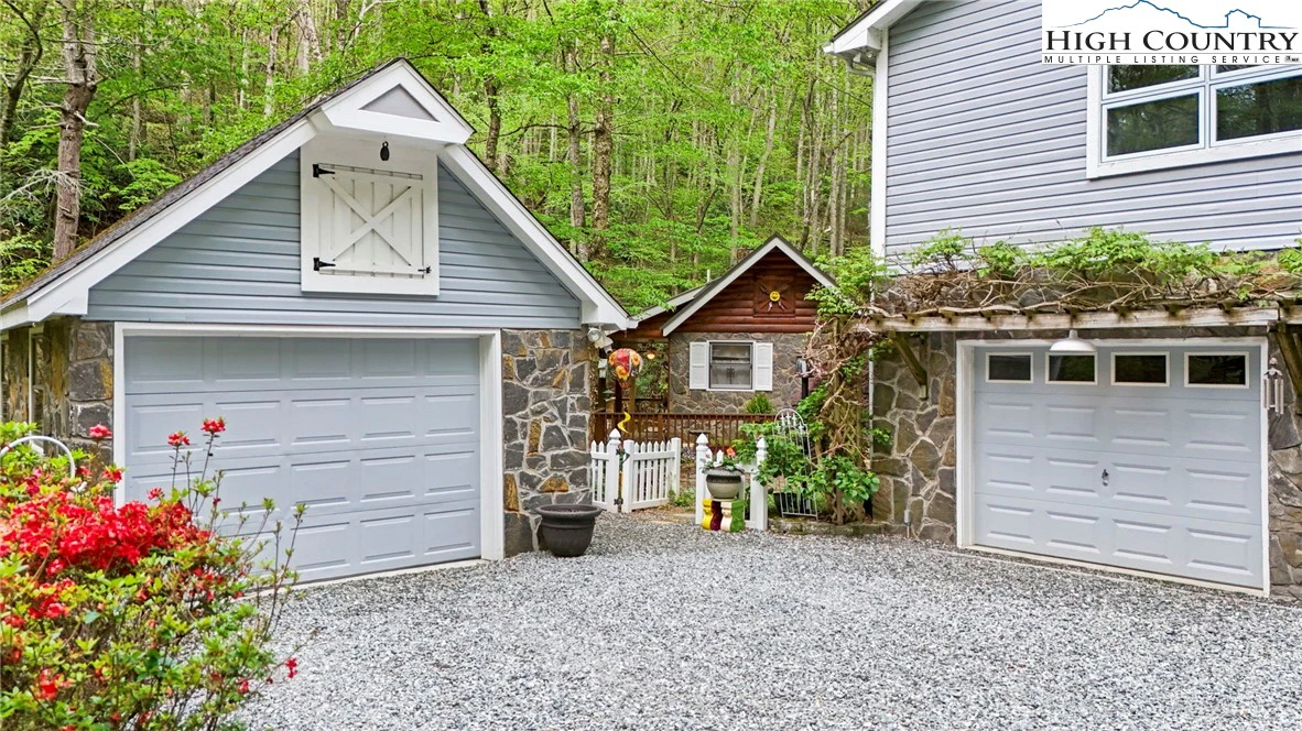 Image number 10 for the current listing