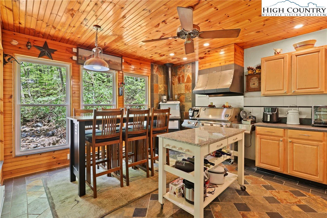 Image number 22 for the current listing