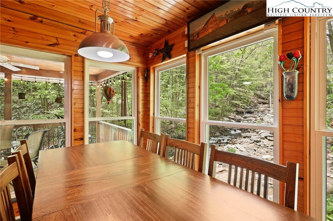 Image number 9 for the current listing