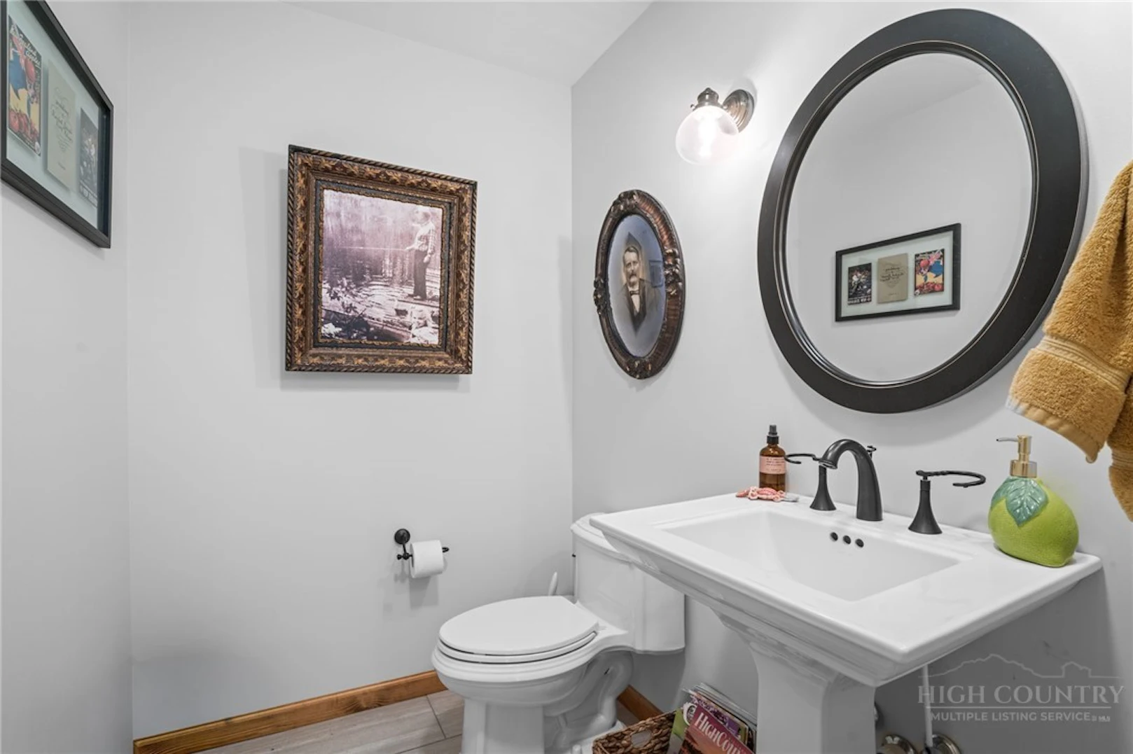 Image number 5 for the current listing