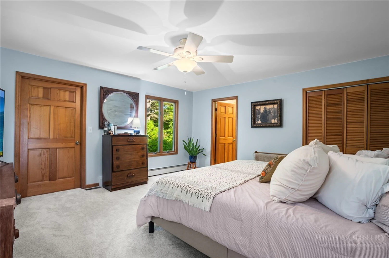 Image number 14 for the current listing