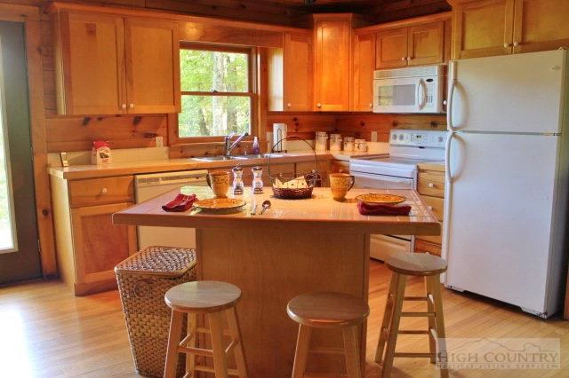 Image number 6 for the current listing